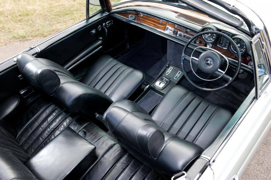  Mercedes-Benz 280 SE 3.5 Cabriolet 1970 года  (фото 16 из 19)